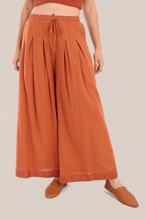 Embroidered wide leg pants with short lining